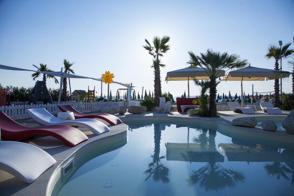 Hotel Doge Alba Adriatica Eksteriør bilde