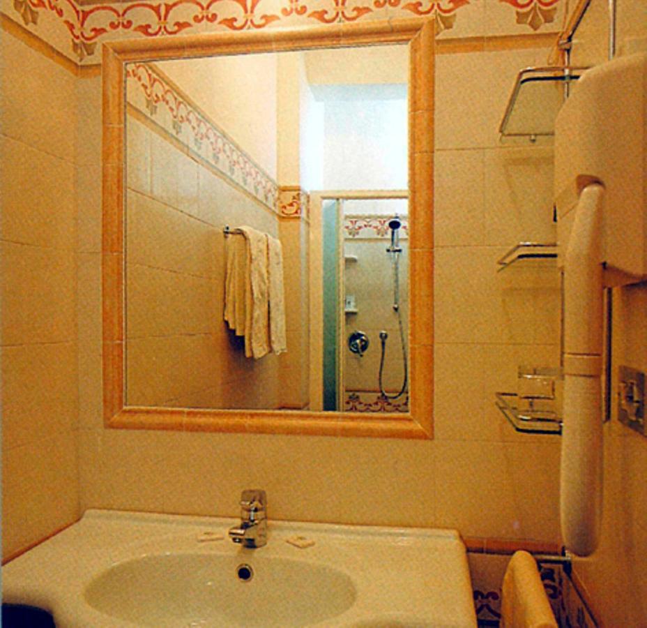 Hotel Doge Alba Adriatica Eksteriør bilde